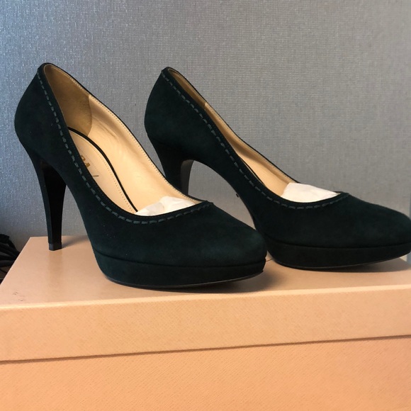 Suede Prada Pump - Picture 2 of 7